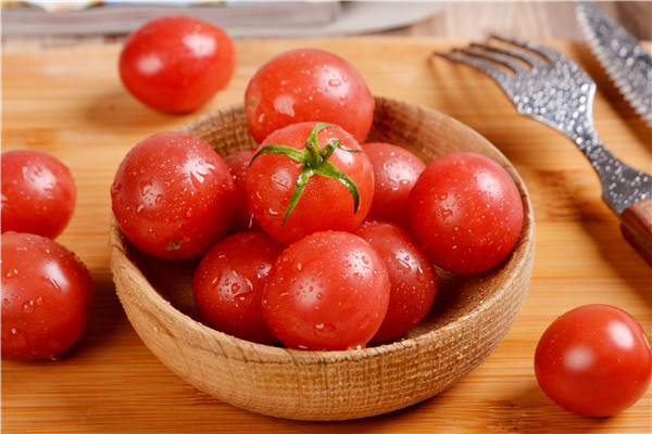 夏季吃西红柿八禁忌