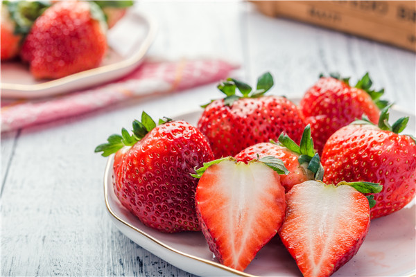 草莓的养生六大功效