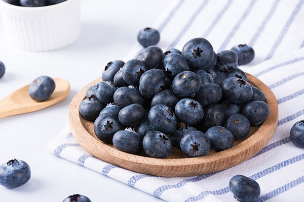 蓝莓是热性还是凉性|蓝莓是热性还是凉性 蓝莓的功效与作用