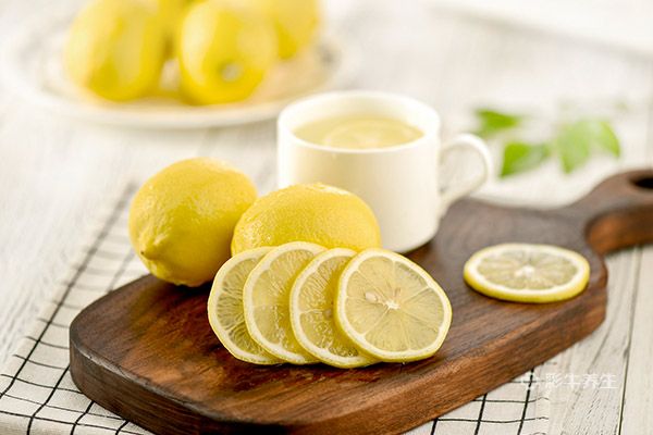 柠檬和枸杞一起泡水喝可以吗