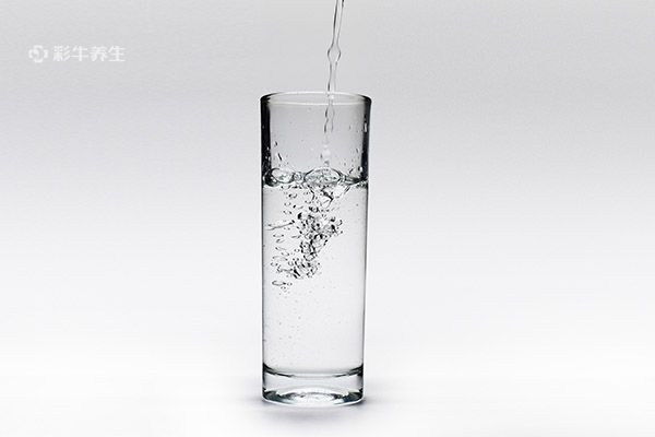 喝水能不能排出体内结石！原来不只是喝水