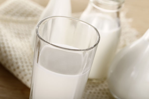 过期的牛奶可以喝吗